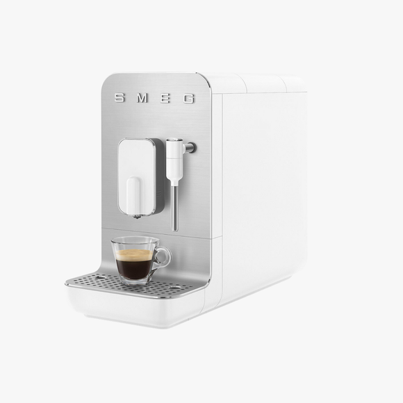Fully automatic coffee machines with steam function
