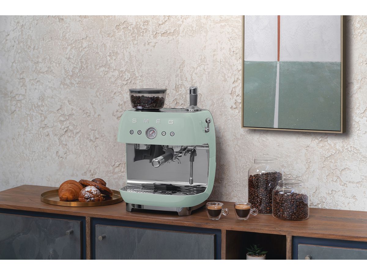 Espresso Coffee Machine with grinder 50's Style EGF03PGEU