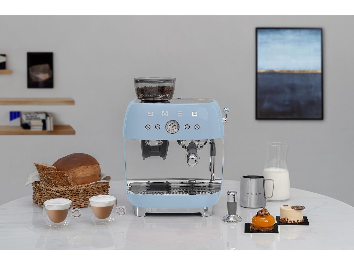 Espresso Coffee Machine with grinder 50's Style EGF03PBEU