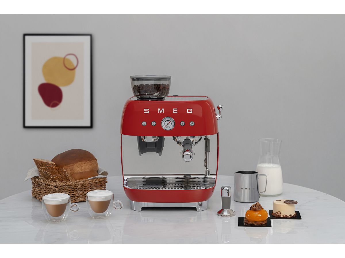 Espressomaschine mit Mahlwerk 50's Style EGF03RDEU