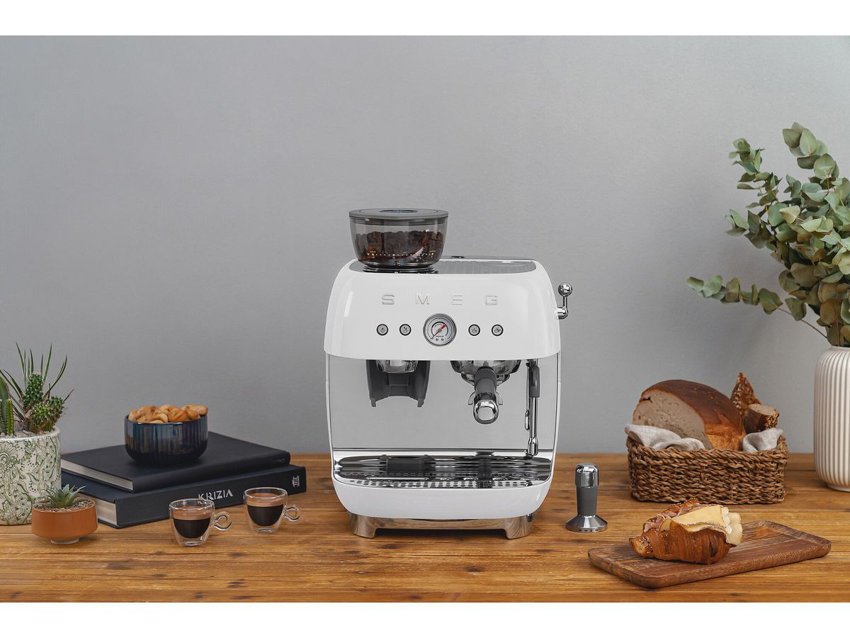 Machine à café Espresso avec broyeur 50's Style EGF03WHEU